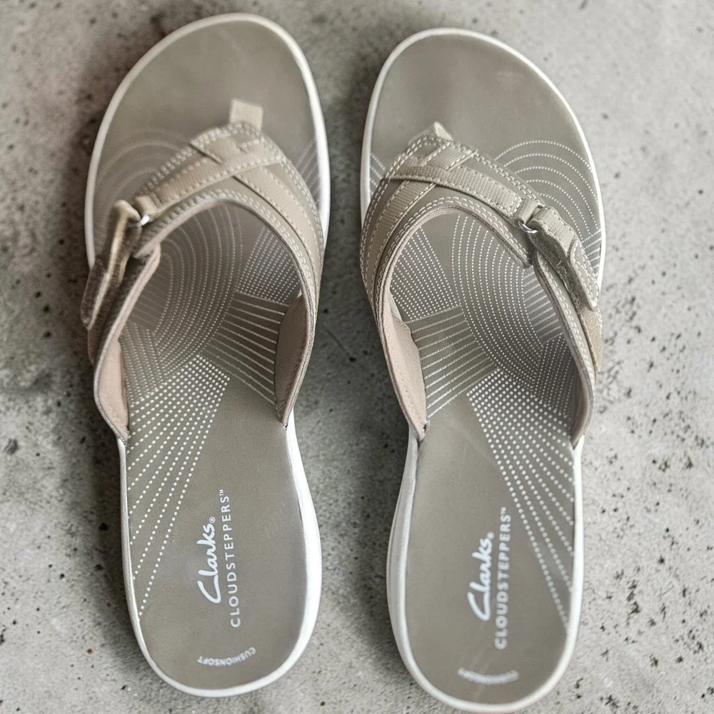 Clarks Breeze Sea Flip Flops Womens 11 Beige Cloudsteppers Comfort‎ Sandels